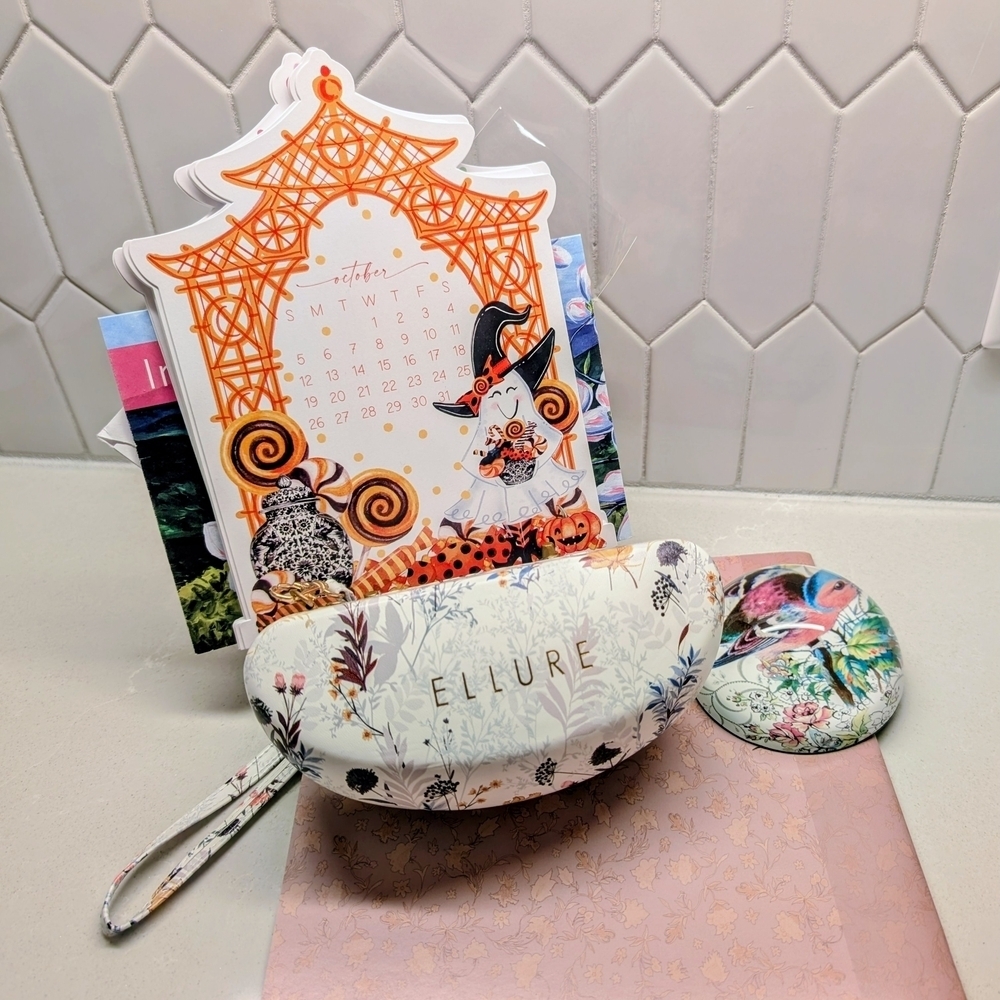 Ellure Floral Glasses Case With Sunglasses